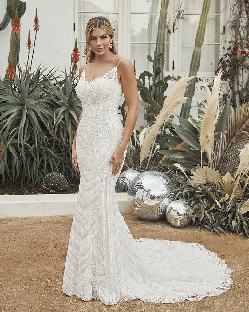 casual lace wedding dress