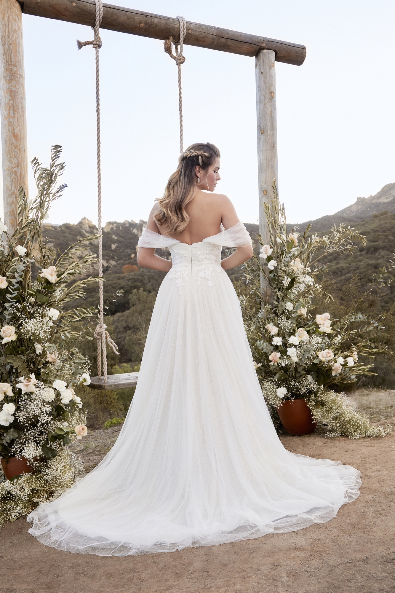 Style BL412 Winter | Beloved By Casablanca Bridal